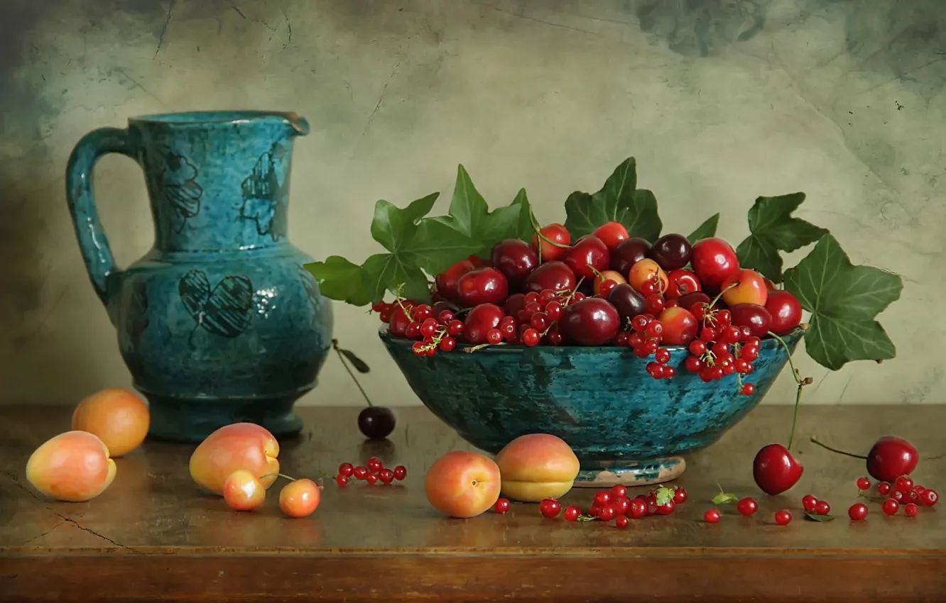 Фото обои ягоды, кувшин, фрукты, натюрморт