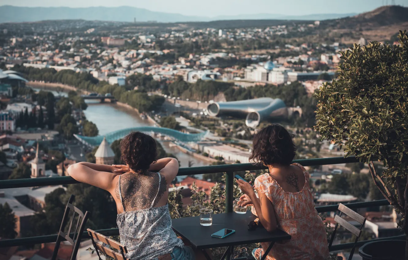 Фото обои женщины, мост, река, панорама, Грузия