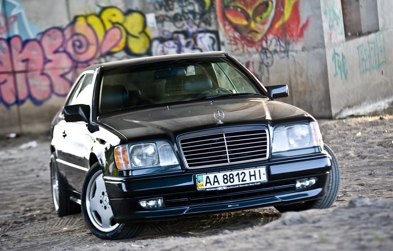 Фото обои песок, граффити, mercedes, мерседес, black car