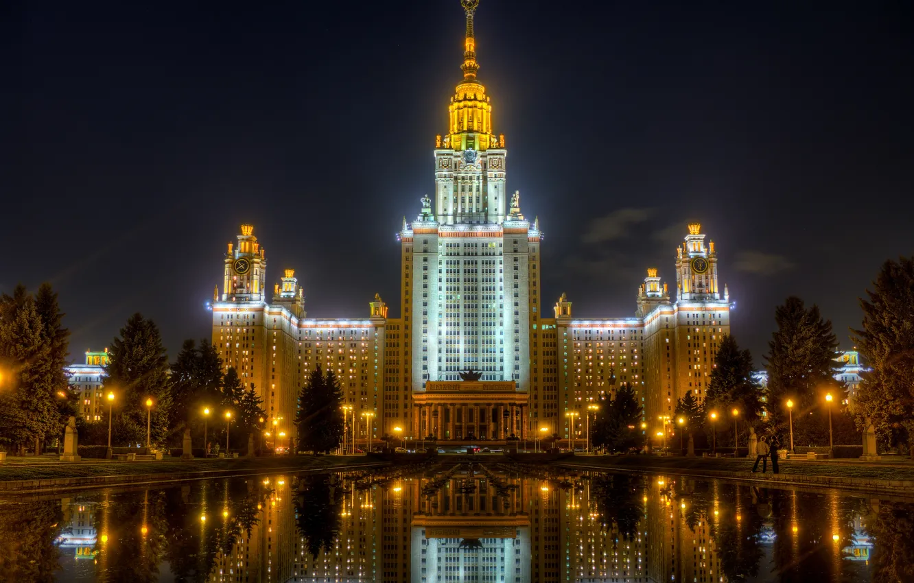 Фото обои ночь, огни, отражение, здание, фонари, Москва, университет, водоканал