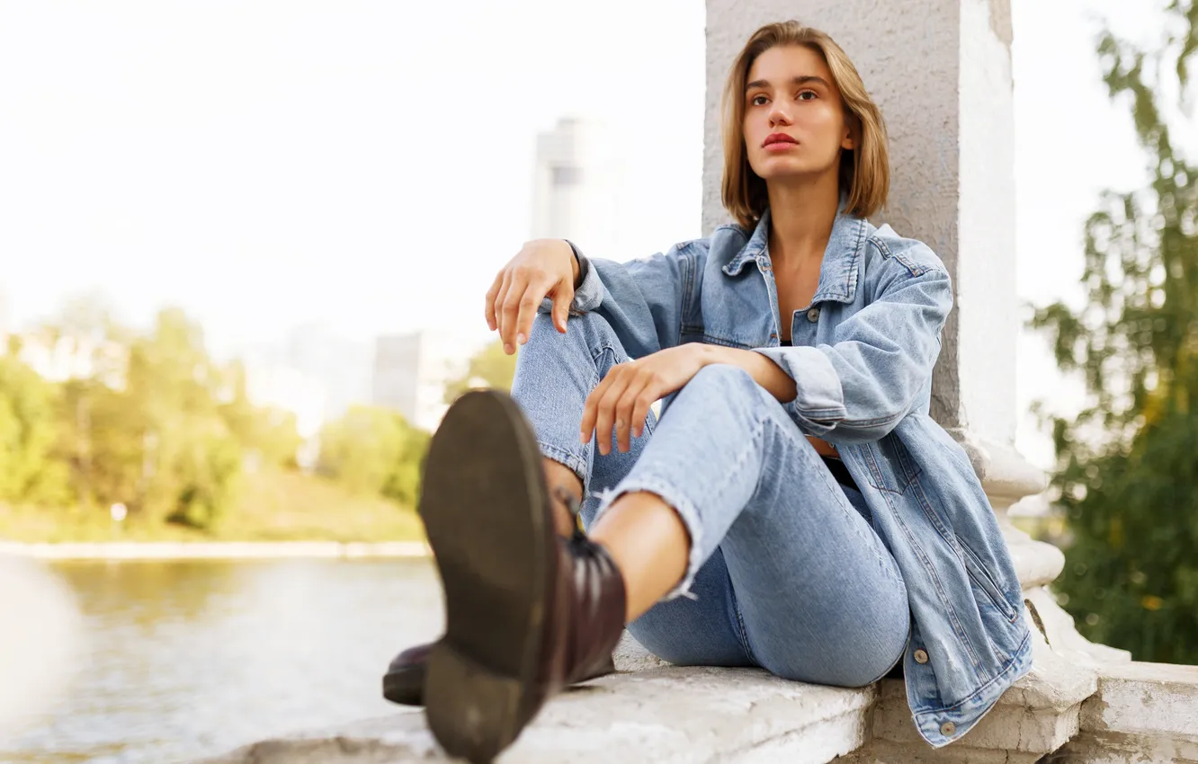 Фото обои calm, blonde, clothing, boots, confident, denim, casual, copy