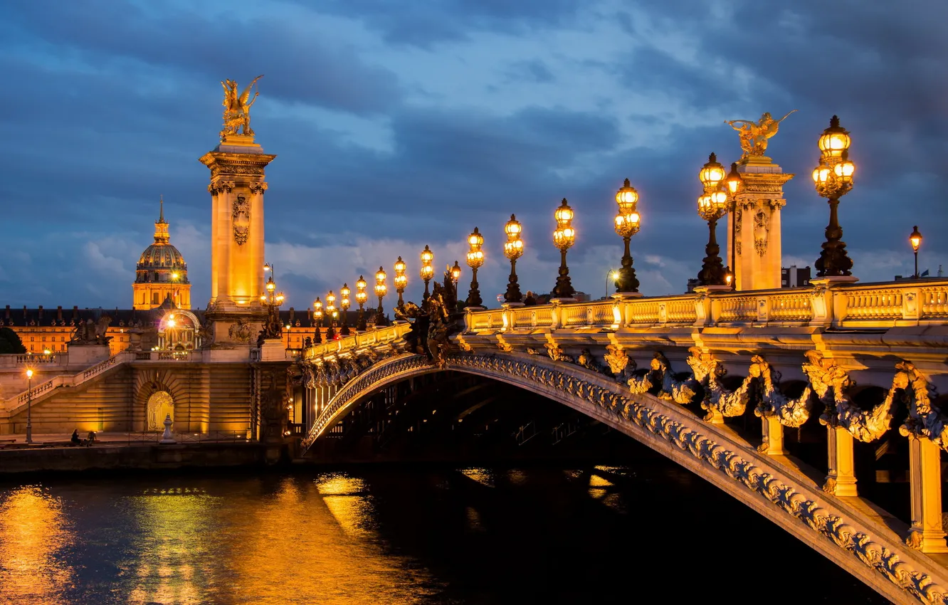 Фото обои огни, отражение, Франция, Париж, вечер, Сена, сумерки, мост Александра третьего