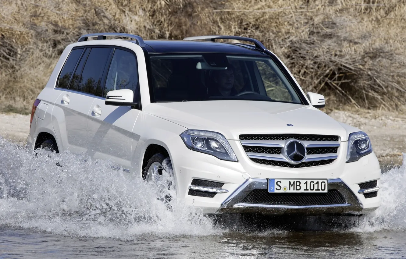 Фото обои белый, вода, Mercedes-Benz, Мерседес, джип, GLK, передок, кроссовер