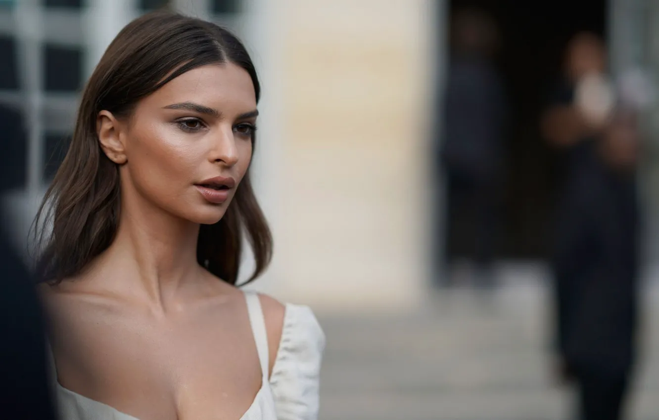 Фото обои взгляд, поза, модель, актриса, model, hair, actress, Emily Ratajkowski