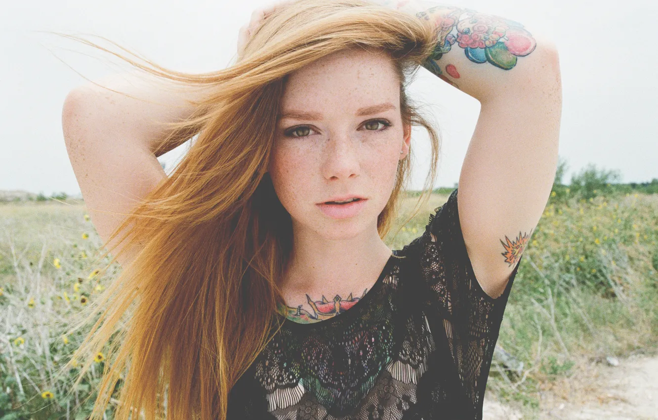 Фото обои girl, grass, woman, model, tattoo, redhead, tattoos, Hattie Watson