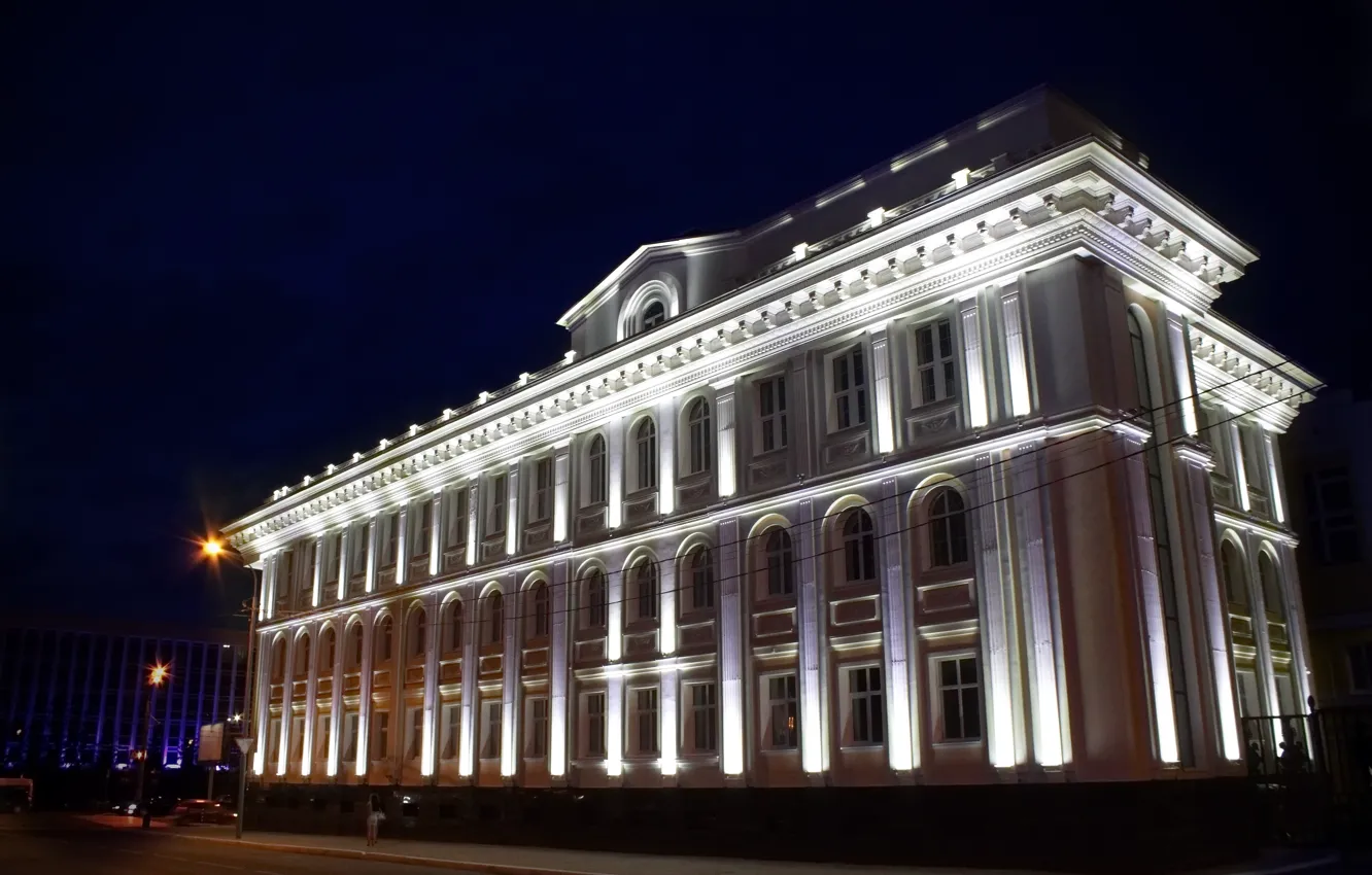 Фото обои белый, здание, вечер, центр, июль, Саранск, Мордовия, 2016