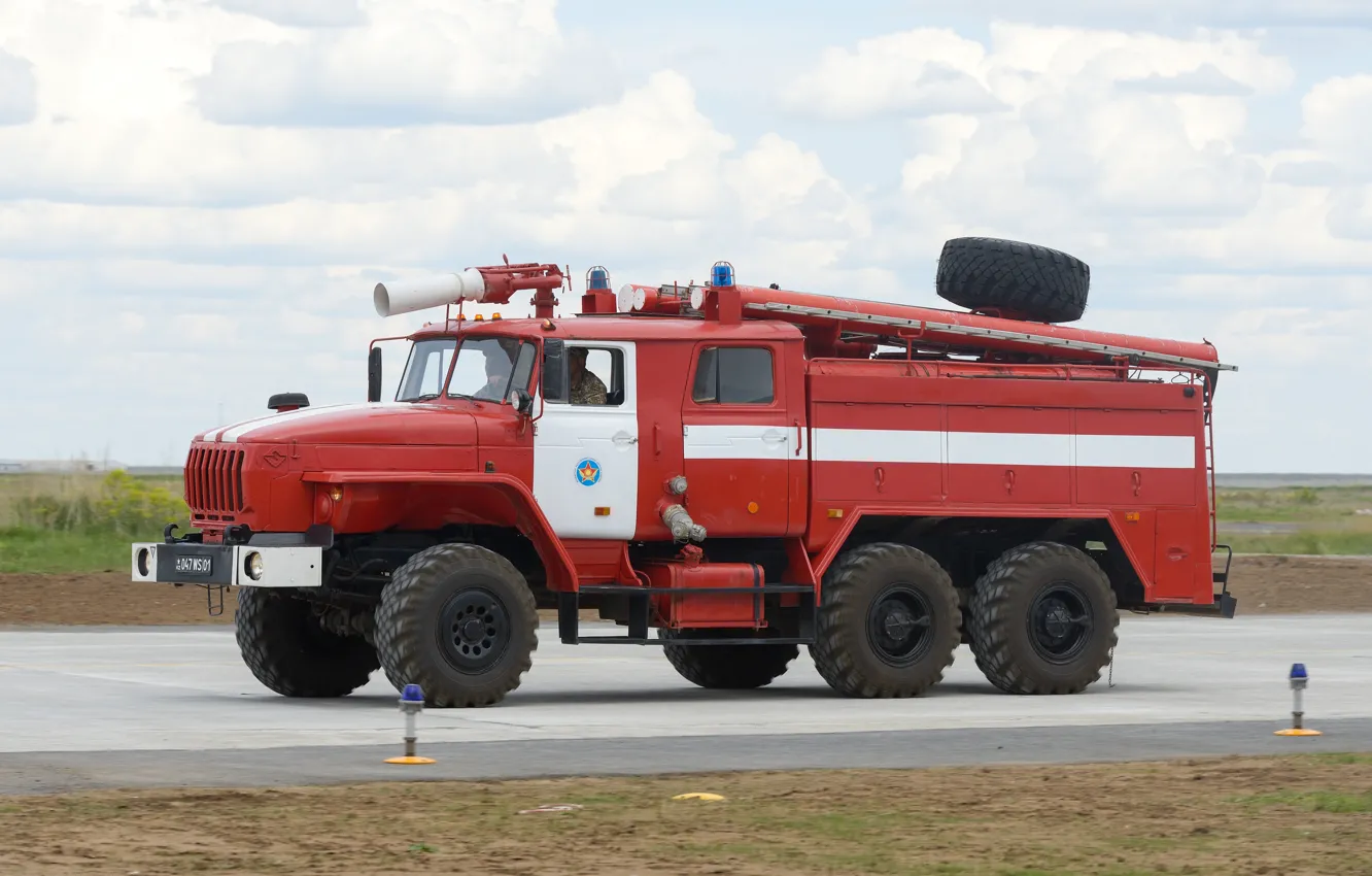Фото обои автомобиль, пожарный, Урал-4320