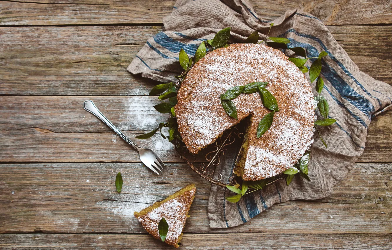 Фото обои пирог, wood, выпечка, leaves, dessert, сахарная пудра, бисквит, decoration