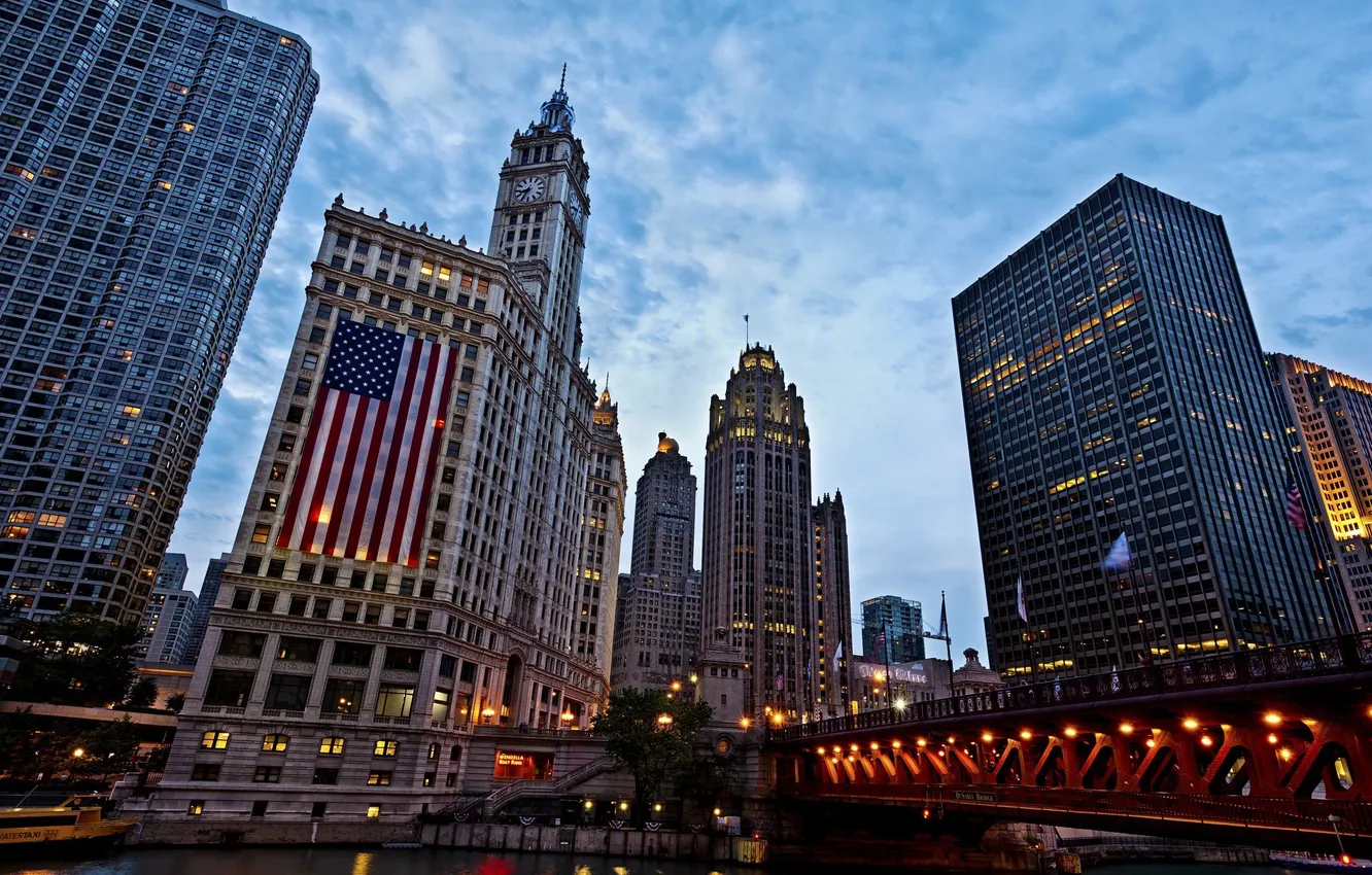 Фото обои город, огни, река, небоскребы, вечер, Чикаго, Иллиноис