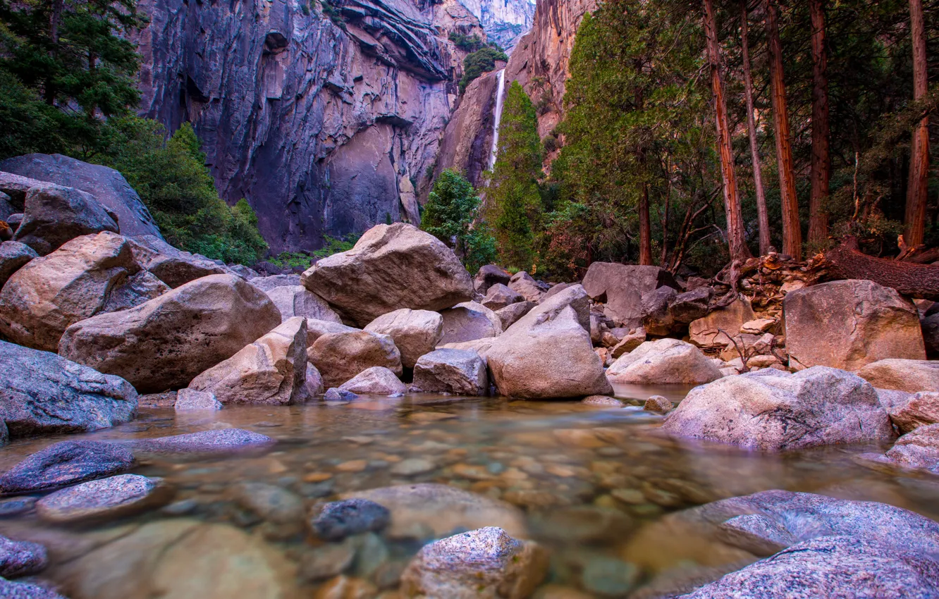 Фото обои вода, деревья, пейзаж, горы, природа, камни, водопад, США