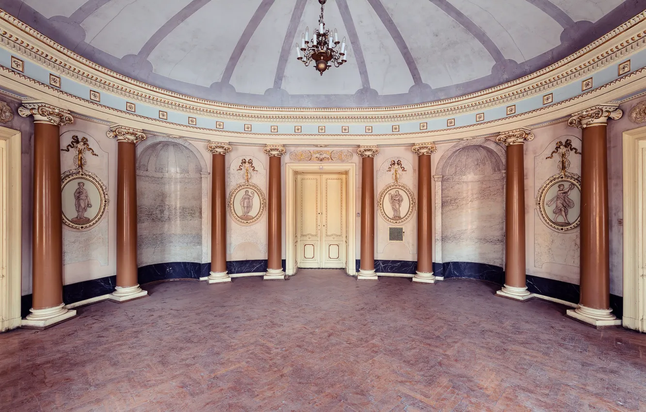 Фото обои palace, abandoned, hall, chandelier, salon, doors, decay, pilasters