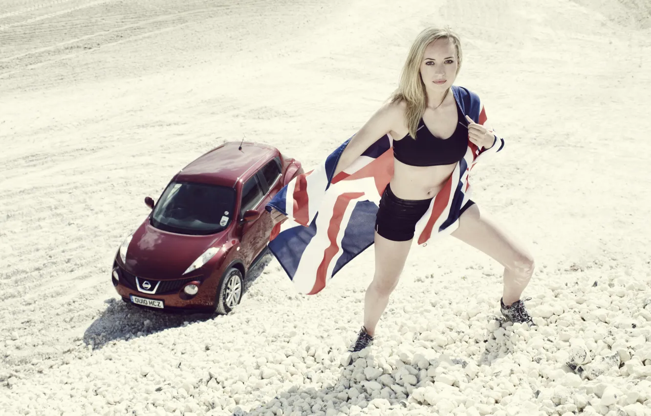 Фото обои авто, взгляд, девушка, Девушки, флаг, блондинка, Nissan, Bonita Norris