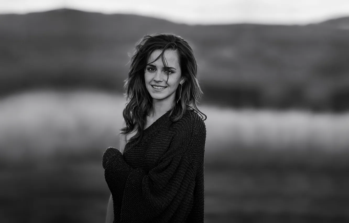 Фото обои girl, Emma Watson, star, smile, model, hair, brunette, pose