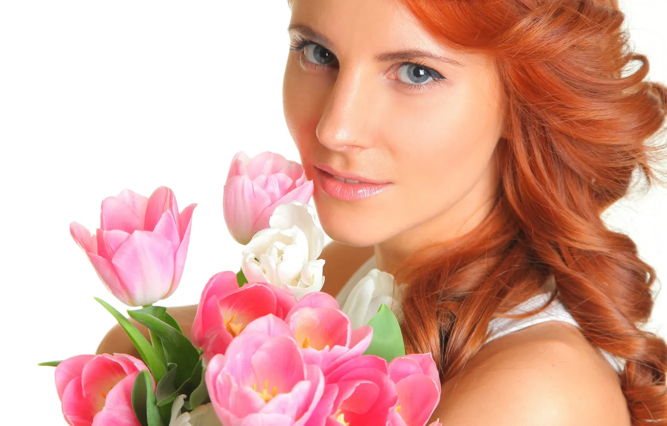 Фото обои глаза, цветы, лицо, женщина, букет, Девушки, тюльпаны