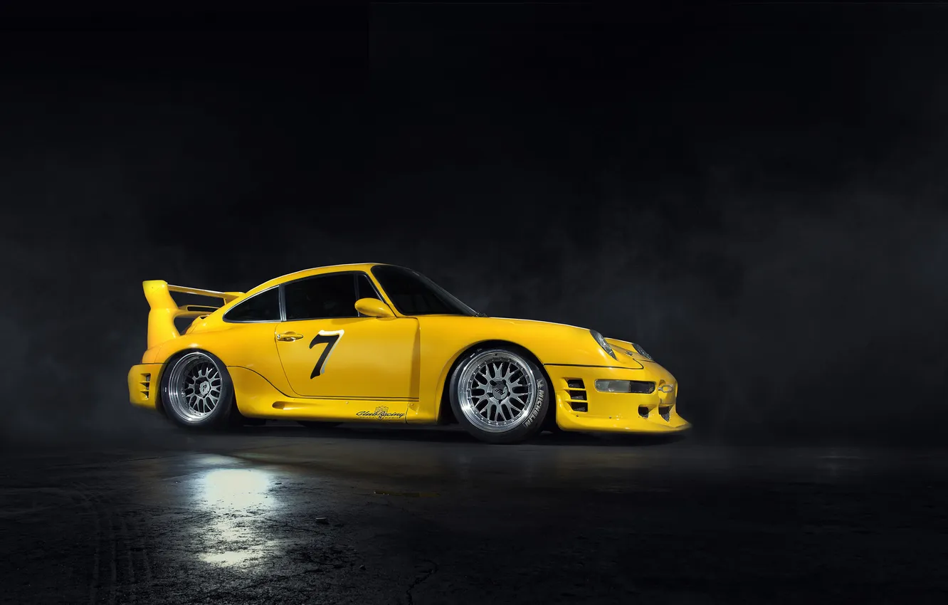 Фото обои жёлтый, фон, чёрный, 911, Porsche, тёмный
