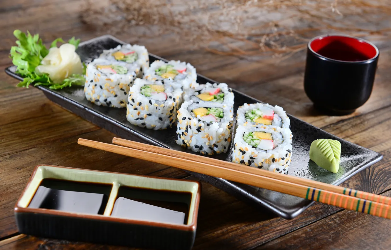 Фото обои палочки, rolls, sushi, суши, салат, роллы, японская кухня, имбирь