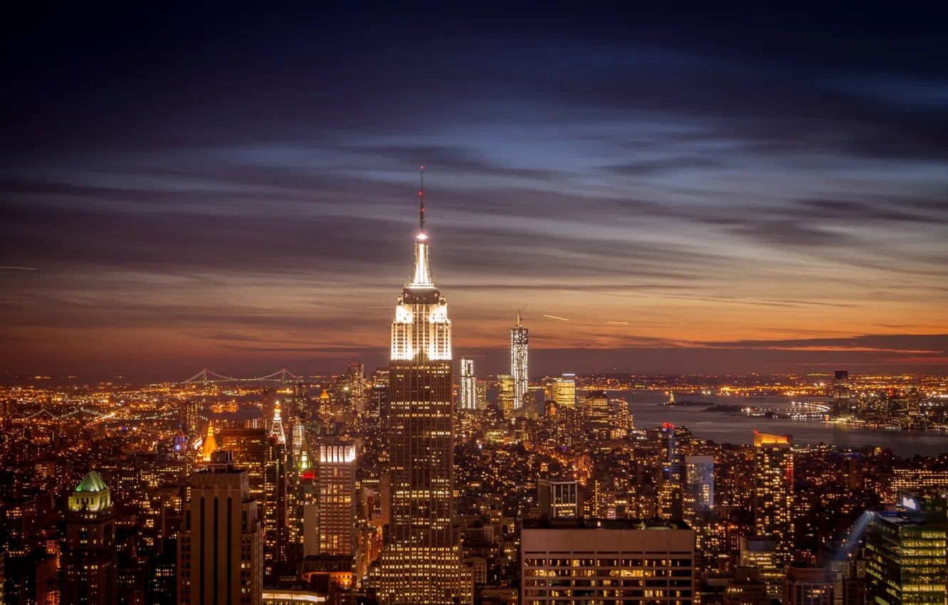 Фото обои город, огни, вид, здания, дома, Нью-Йорк, небоскребы, вечер