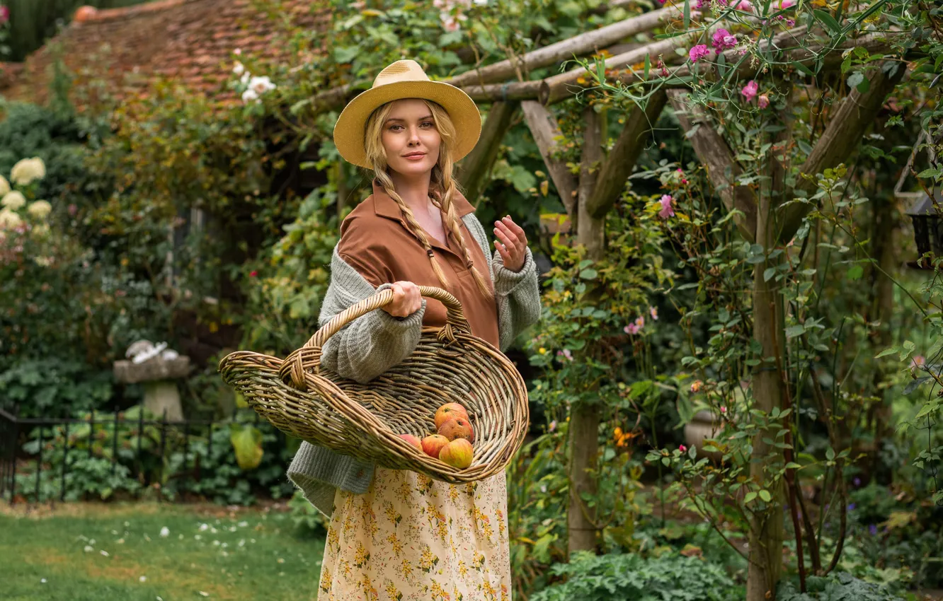 Фото обои девушка, корзина, Carla