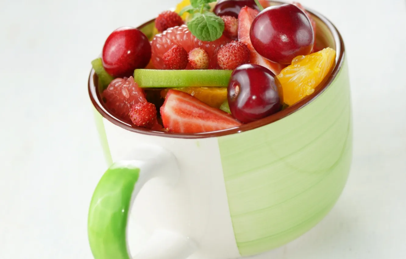 Фото обои ягоды, кружка, фрукты, десерт, fruits, dessert, berries, фруктовый салат