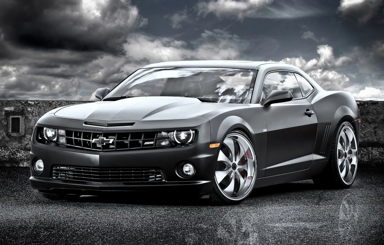 Фото обои небо, асфальт, облака, фары, колесо, Chevrolet, суперкар, шевроле