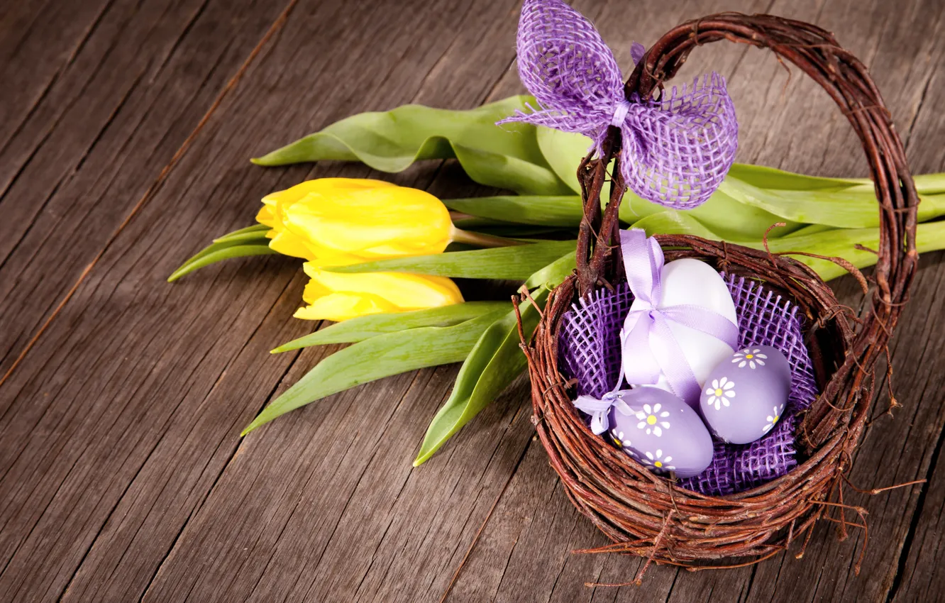 Фото обои Пасха, тюльпаны, корзинка, wood, tulips, spring, Easter, eggs