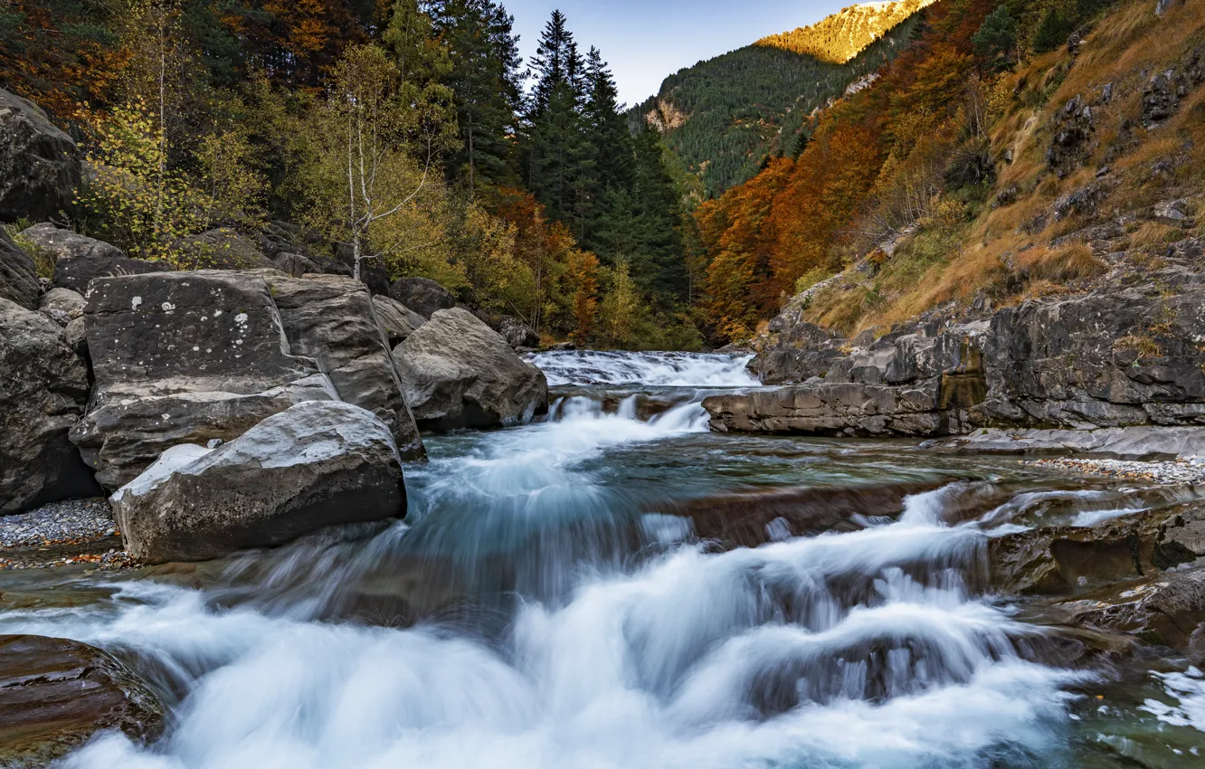 Фото обои осень, деревья, пейзаж, горы, природа, река, камни, Пиренеи