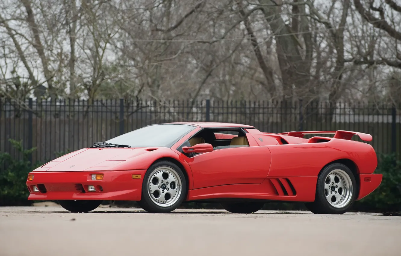Фото обои красный, Lamborghini, Италия, спорткар, вид сбоку, ламборджини, Diablo