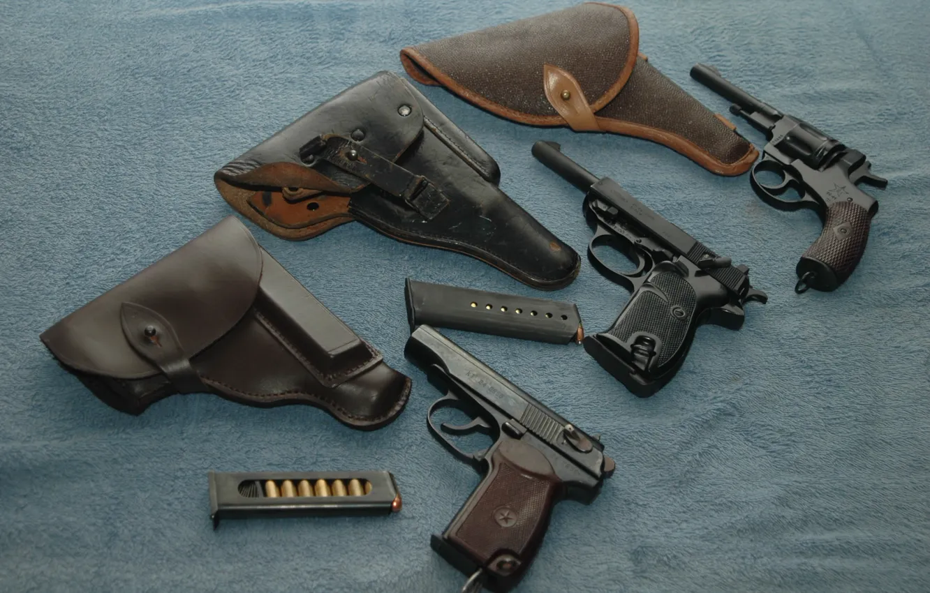 Фото обои пистолет, оружие, кобура, наган, Walther, Макарова