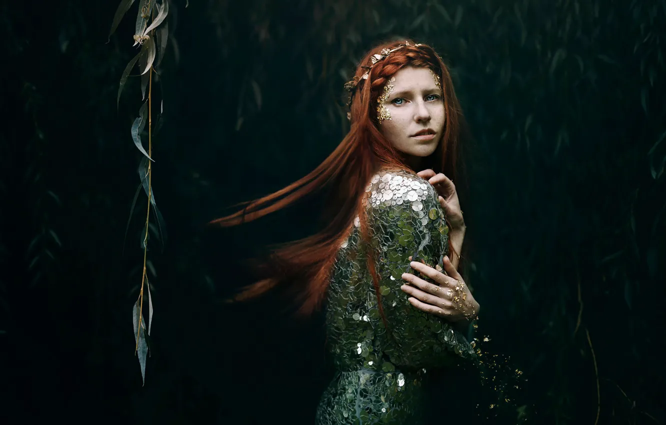 Фото обои золото, блестки, веснушки, рыжеволосая девушка, Bella Kotak