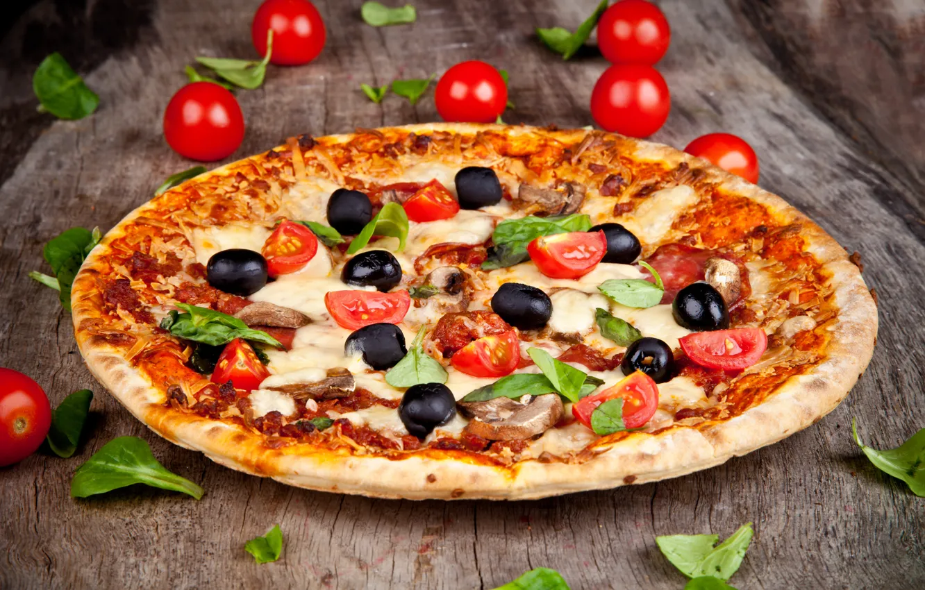 Фото обои грибы, еда, сыр, листочки, пицца, помидоры, блюдо, маслины