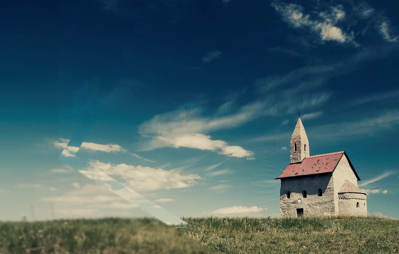 Фото обои поле, небо, трава, облака, церковь