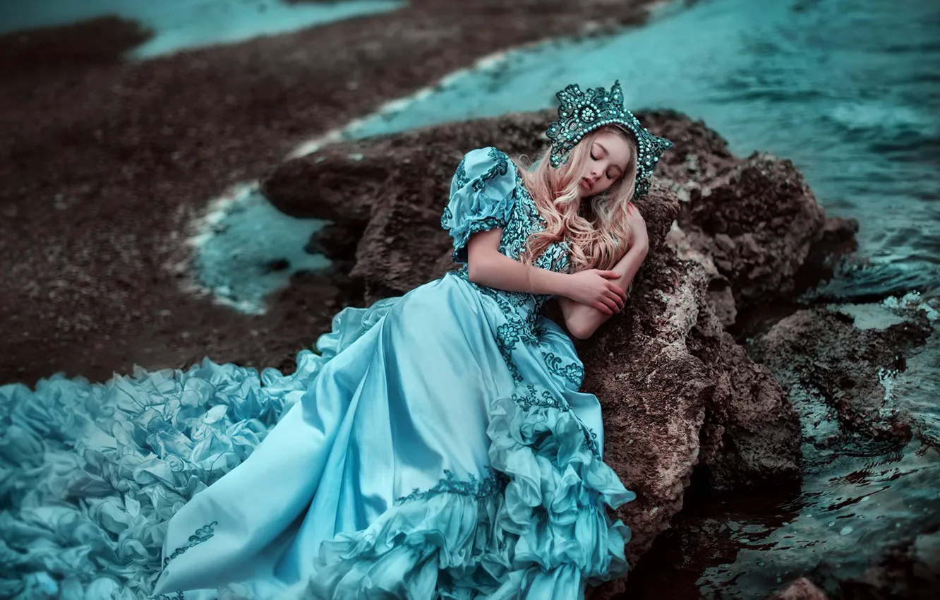 Фото обои море, настроение, побережье, сон, ситуация, платье, спящая красавица, Мария Липина