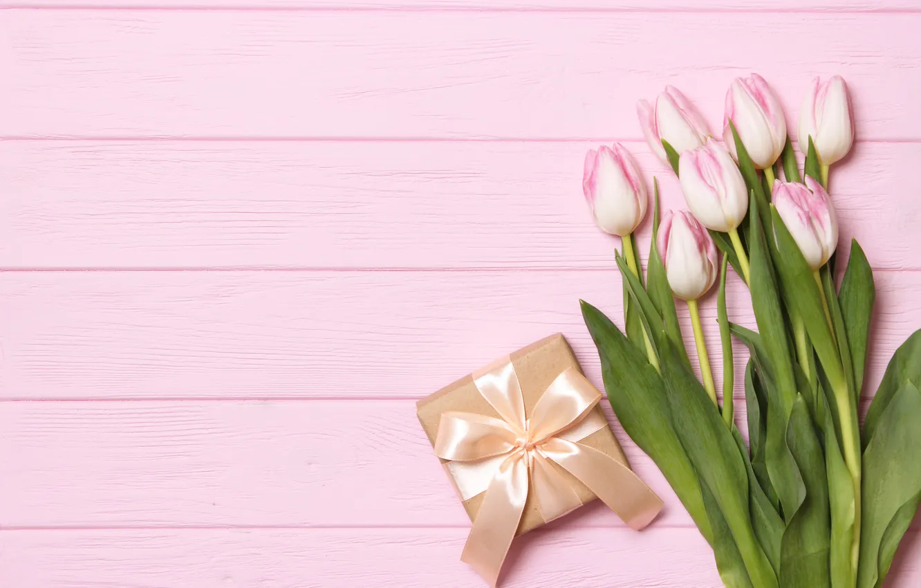 Фото обои цветы, подарок, букет, тюльпаны, розовые, wood, pink, flowers