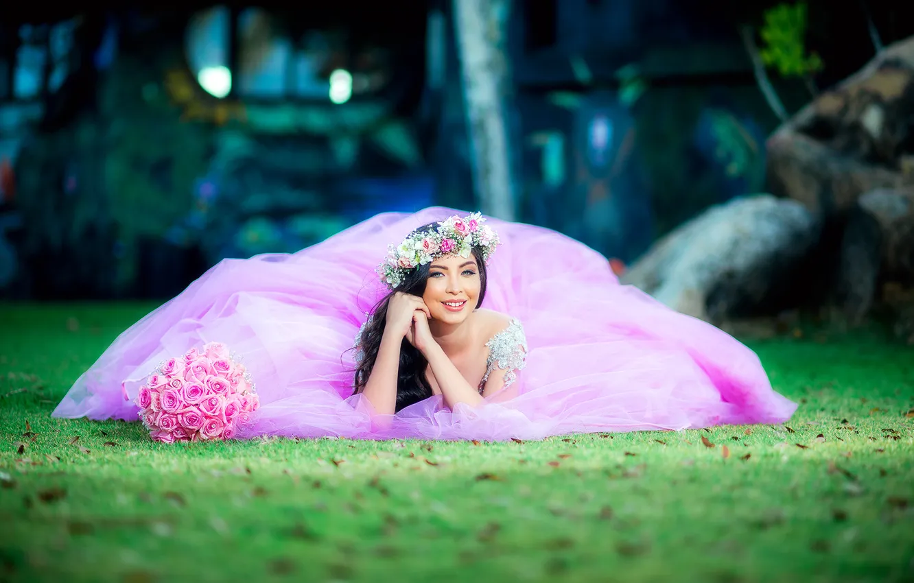 Фото обои девушка, цветы, стиль, настроение, розы, букет, платье, невеста