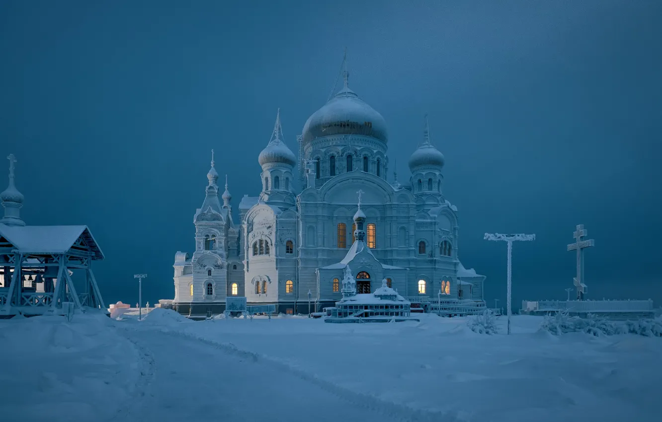 Фото обои зима, снег, крест, храм, Россия, купола, Пермский край, Белая гора