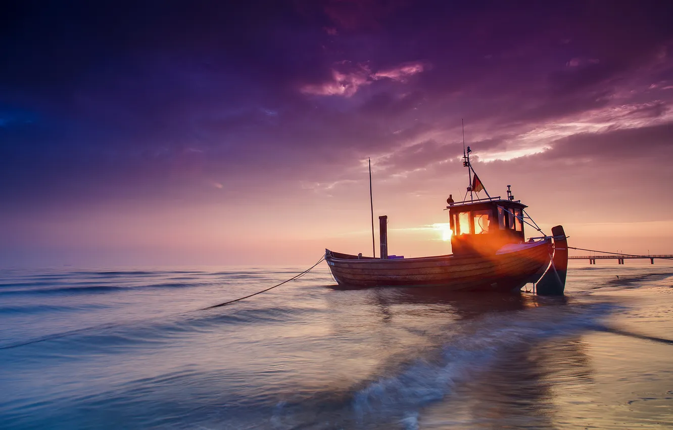 Фото обои солнце, свет, лодка, баржа, Балтийское море