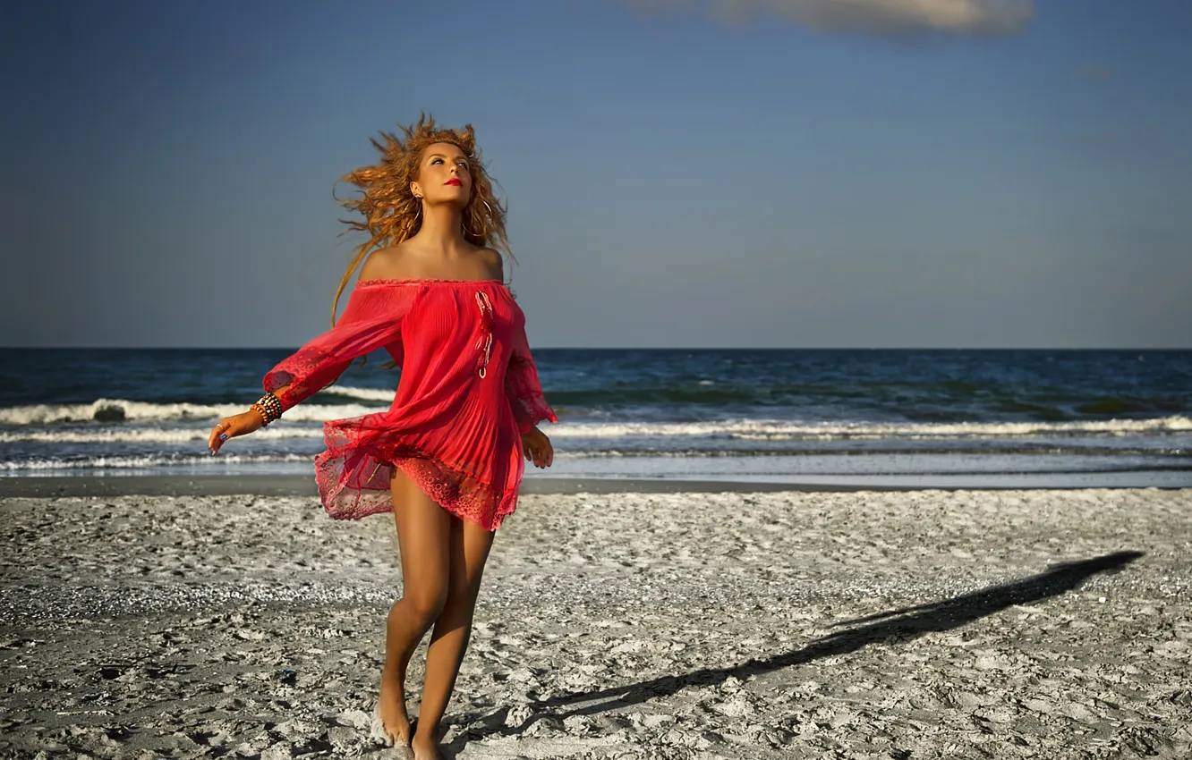 Фото обои море, пляж, радость, волна, Девушка, горизонт