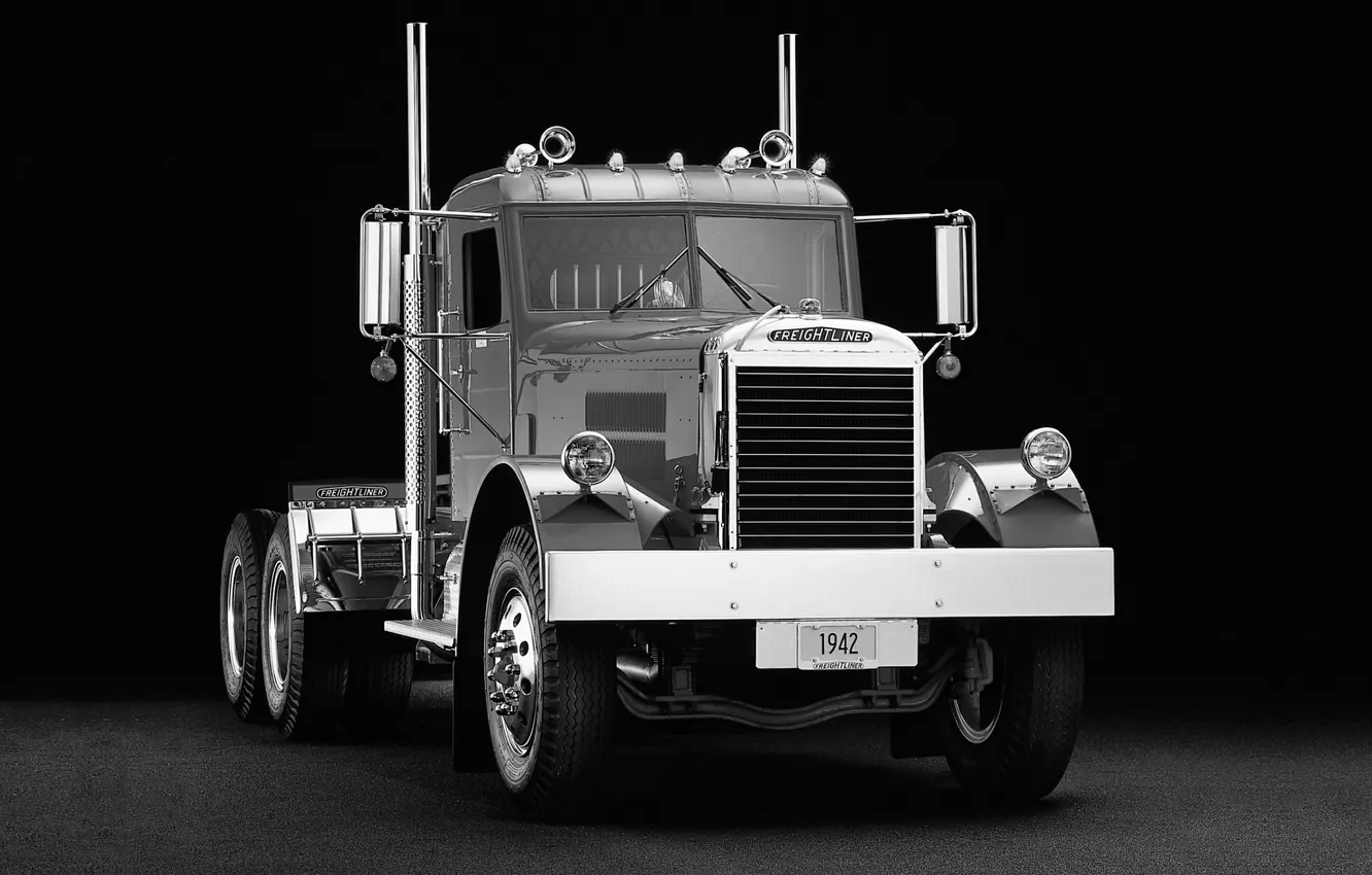 Фото обои фон, грузовик, полумрак, передок, track, тягач, Freightliner, трак