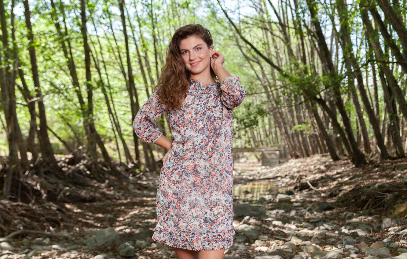 Фото обои forest, long hair, trees, nature, model, brunette, gorgeous, photoshoot