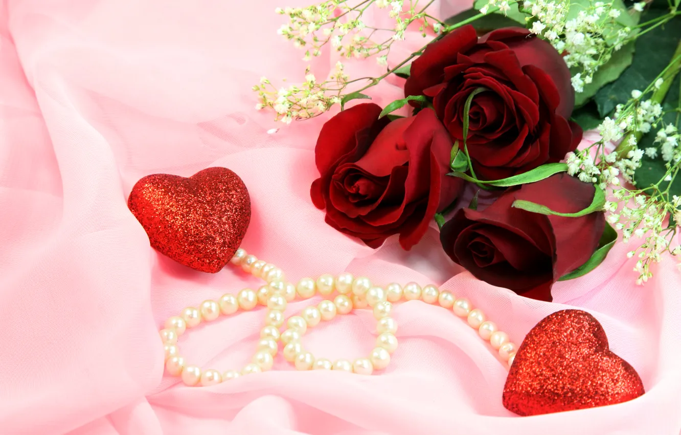 Фото обои украшения, розы, сердечки, бусы, бордовые