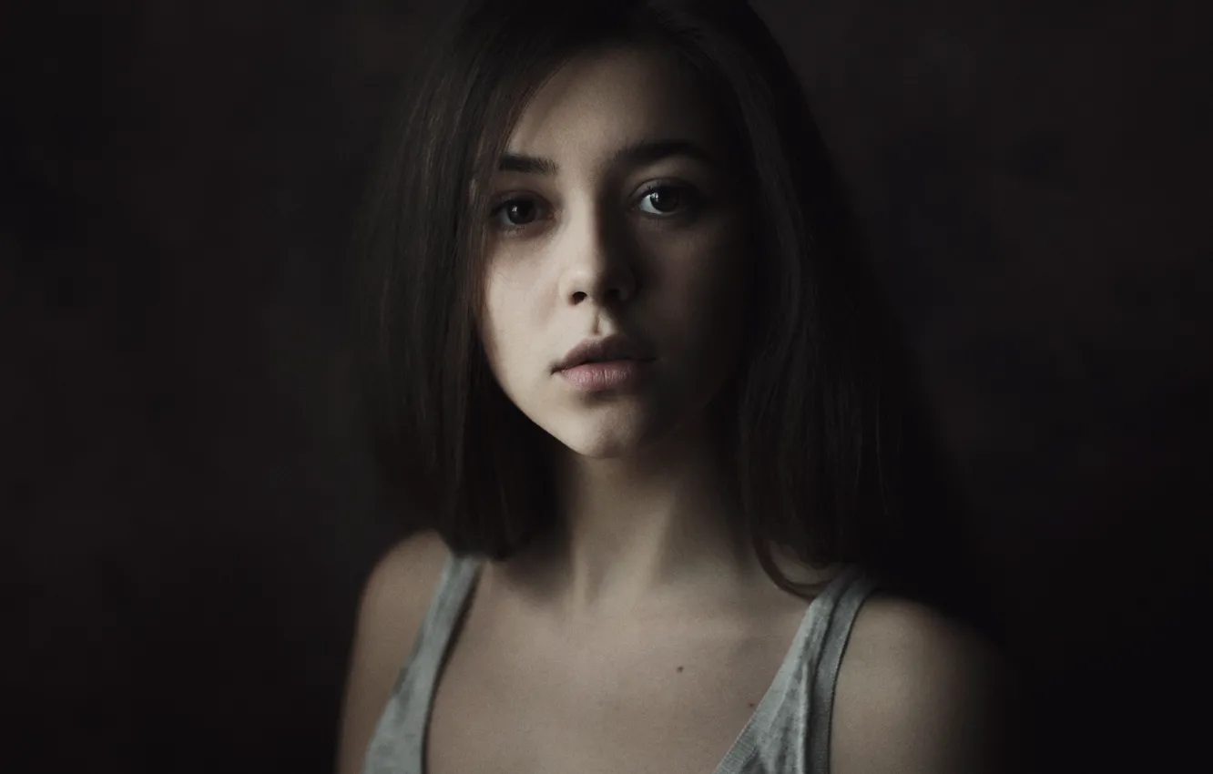 Фото обои взгляд, девушка, лицо, фон, милая, портрет, брюнетка, dark