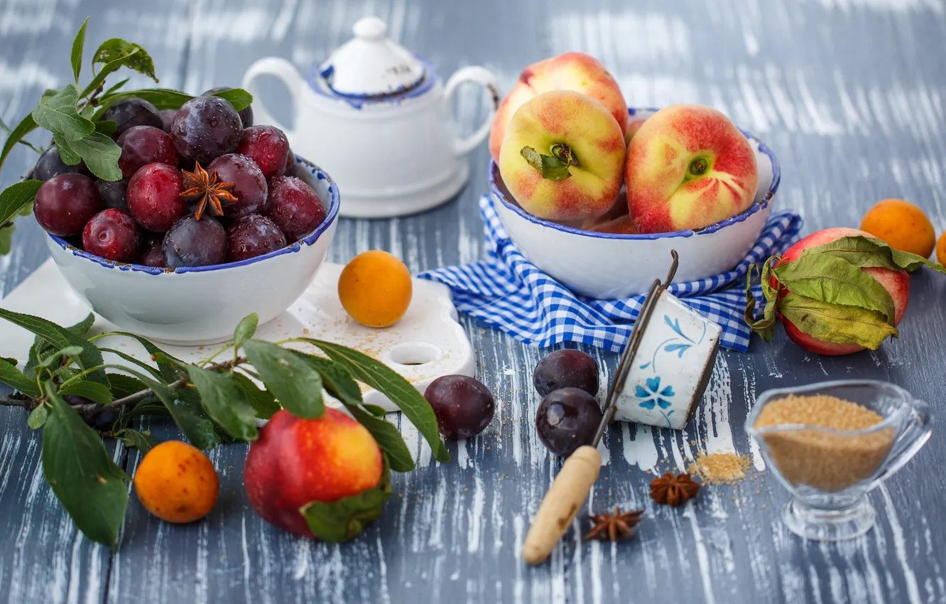 Фото обои листья, посуда, сахар, фрукты, натюрморт, персики, сливы, абрикосы