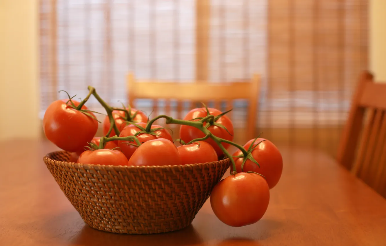 Фото обои стол, красные, помидоры, томаты