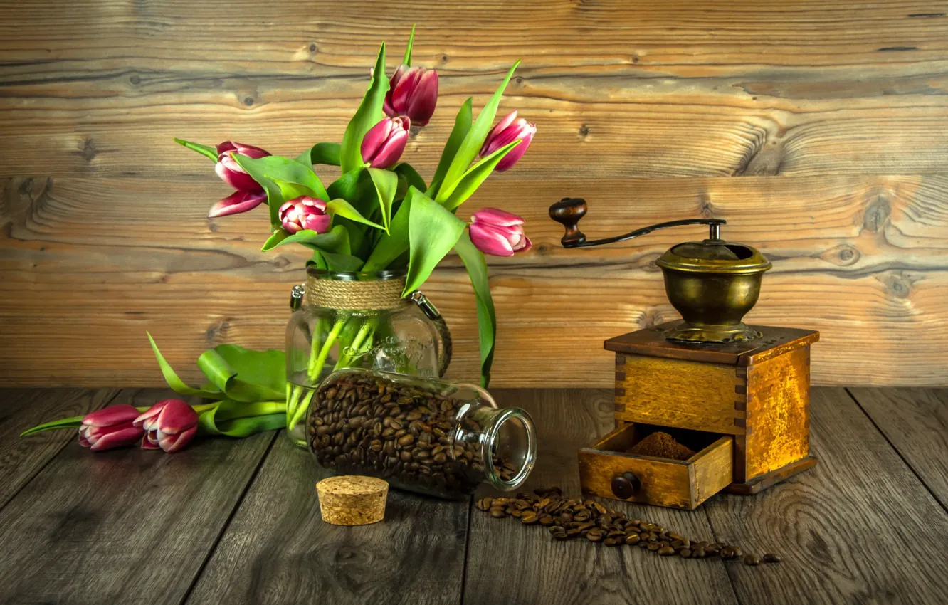 Фото обои цветы, букет, тюльпаны, wood, кофейные зёрна, flowers, tulips, coffee
