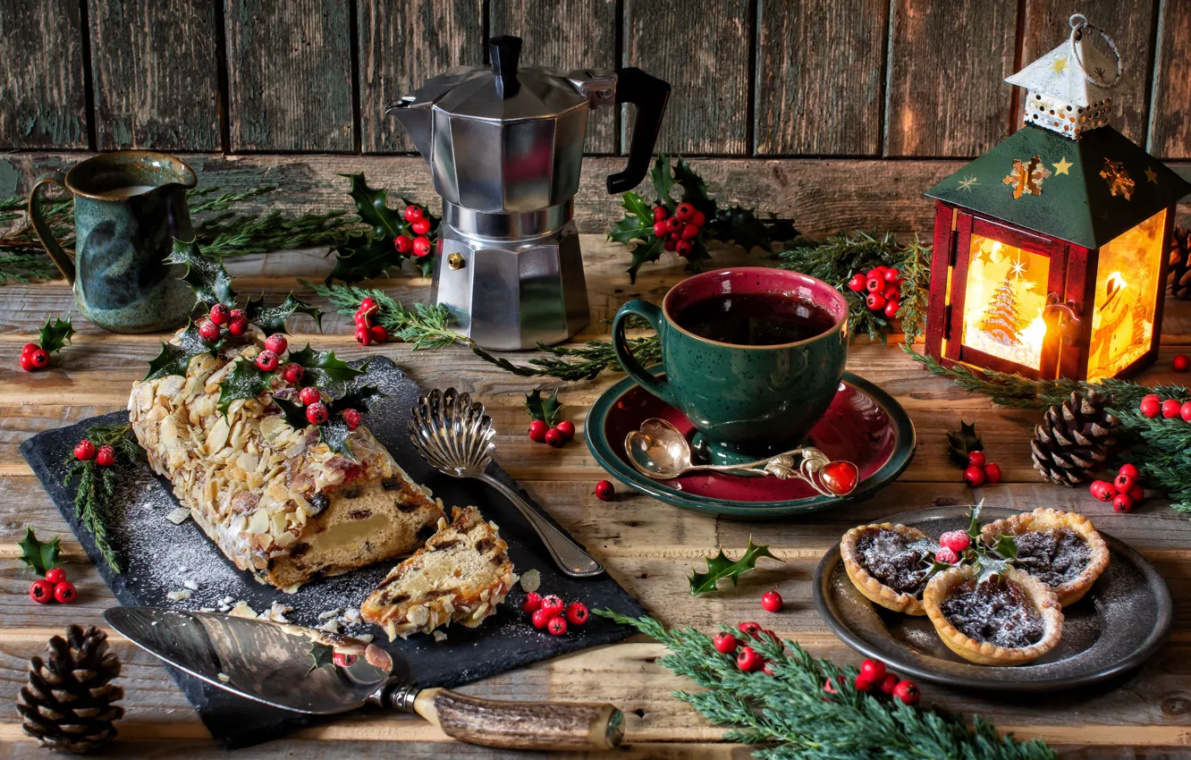 Фото обои ветки, стиль, ягоды, кофе, Рождество, кружка, фонарь, пирожное