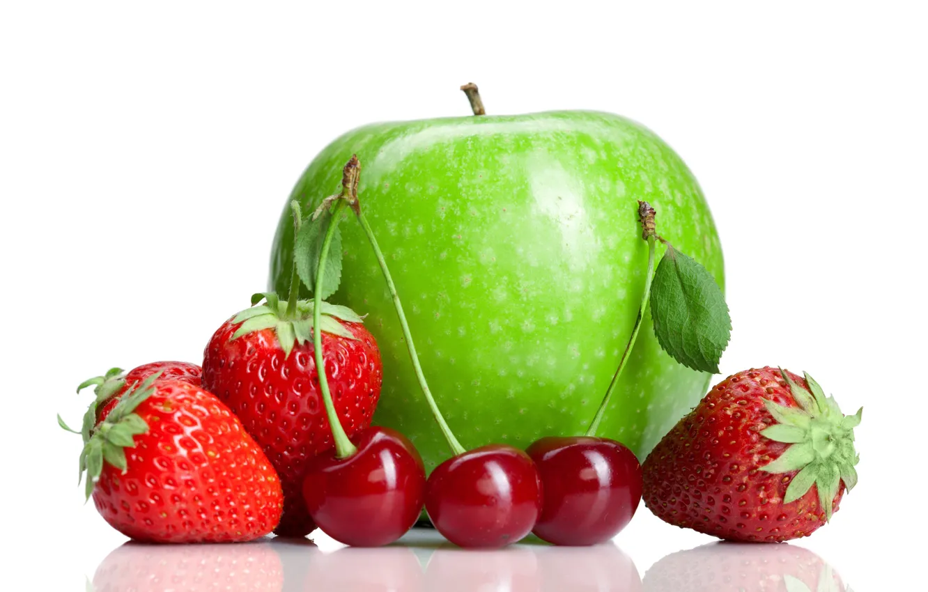 Фото обои яблоко, клубника, вишни