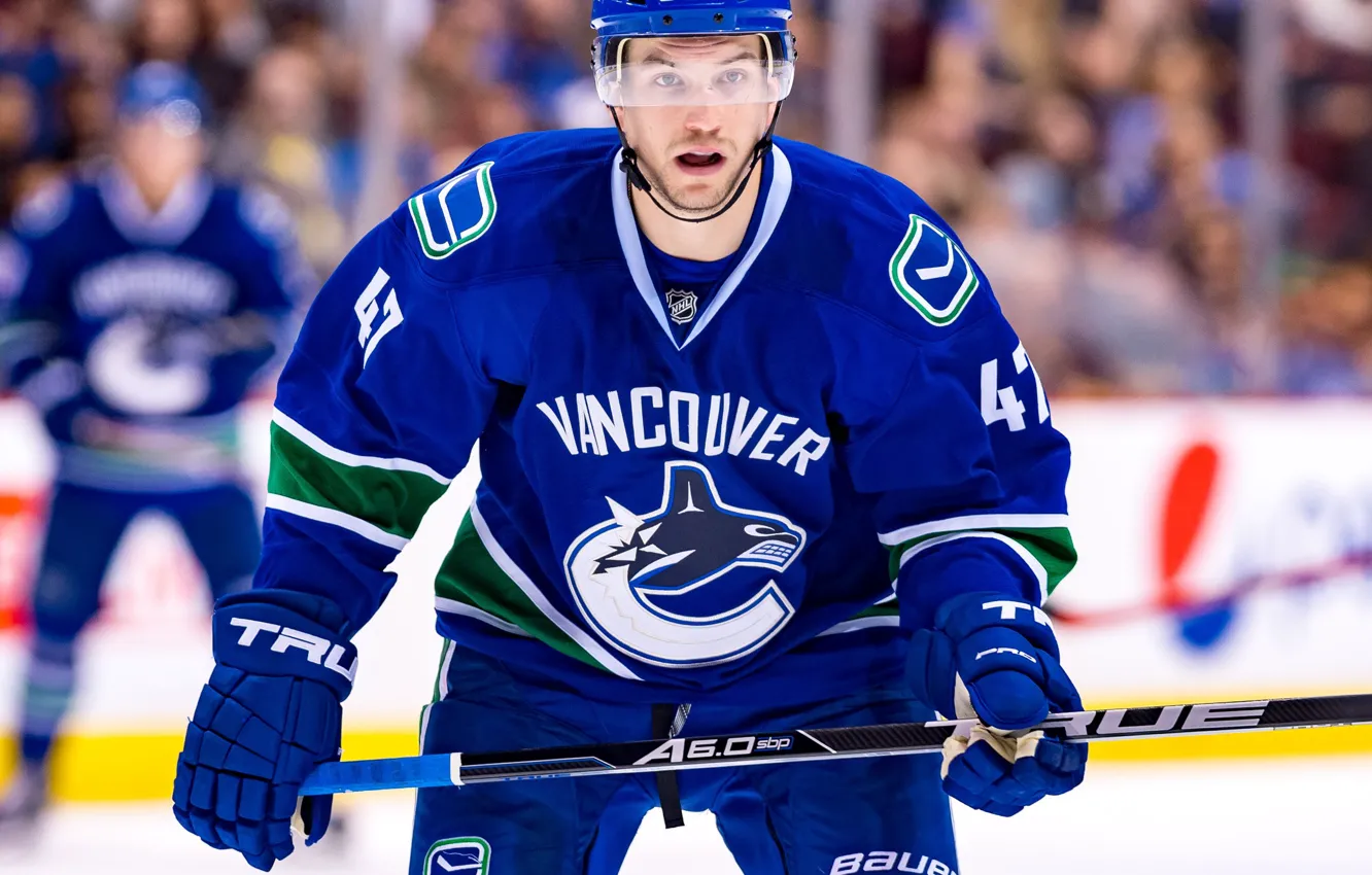 Фото обои хоккеист, Ванкувер Кэнакс, Vancouver Canucks, темно-синяя форма