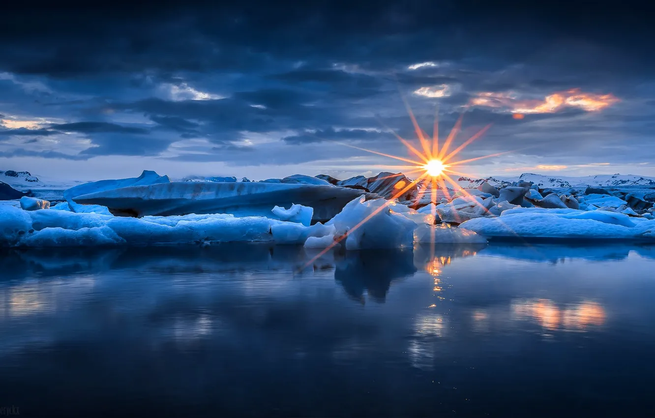 Фото обои лед, зима, море, небо, вода, солнце, облака, лучи