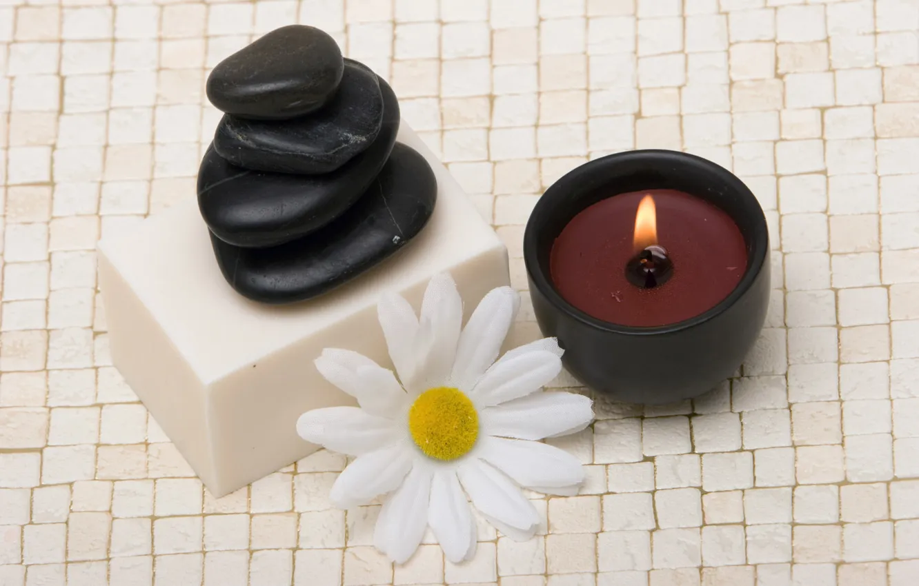 Фото обои камни, свеча, ромашка, мыло, spa