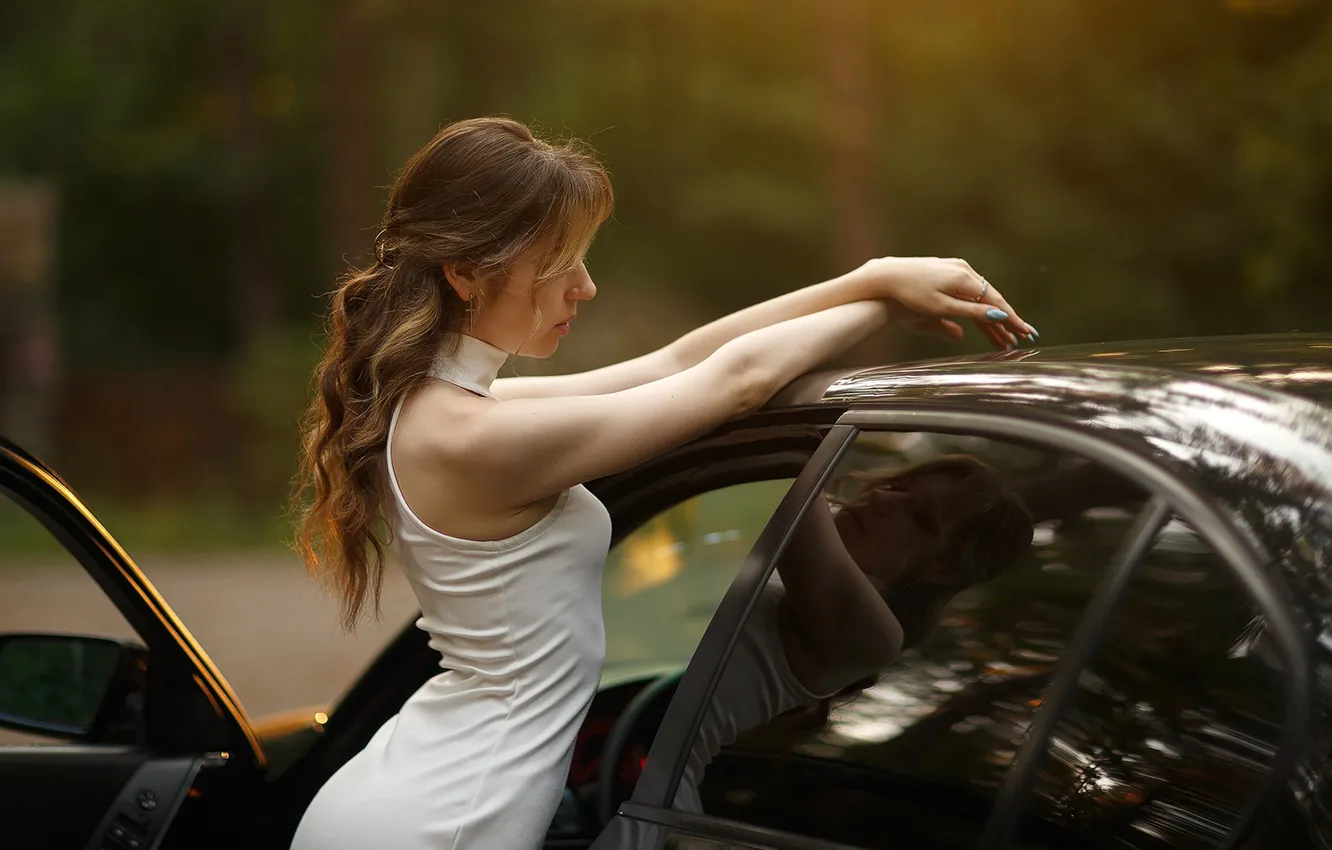 Фото обои девушка, model, black cars, brunette, white dress, women outdoors, blue nails, Vladimir Lapshin